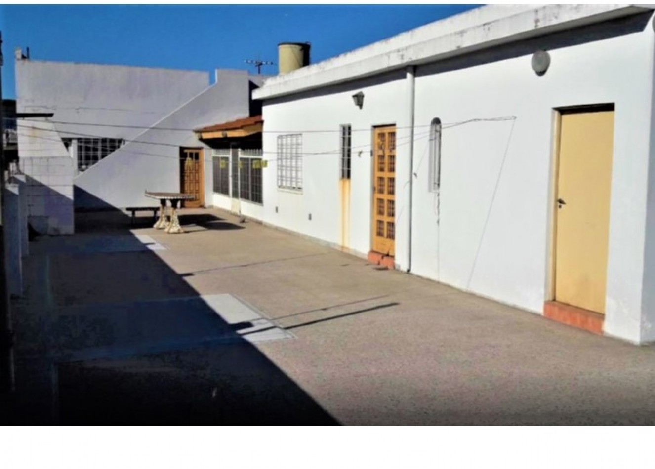 CASA CON LOCAL/DEPOSITO /( RETASAD0)