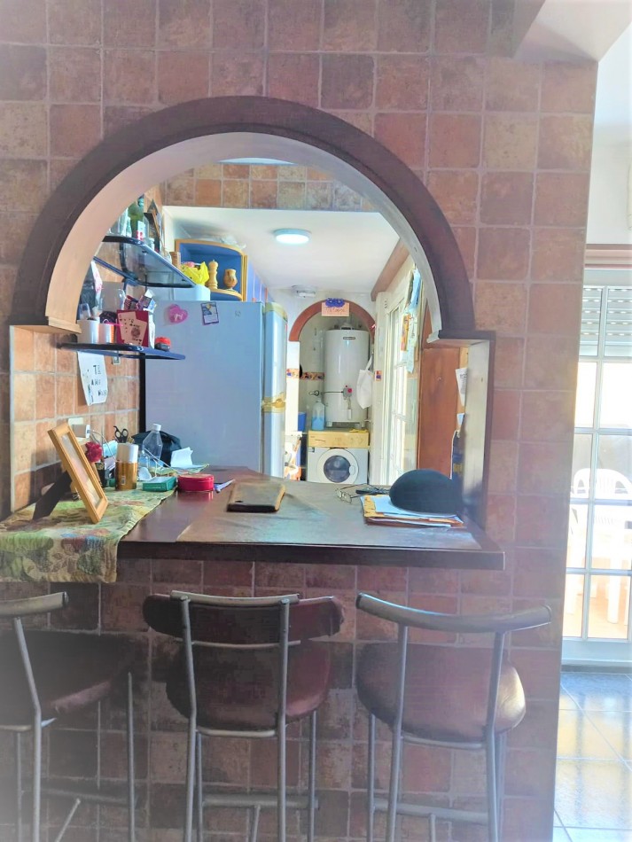 PANADERIA FUNCIONANDO CON LOCAL, MAS DOS DEPARTAMENTOS EN PLANTA ALTA DE TRES AMBIENTES, VENTA EN BLOCK EN NECOCHEA