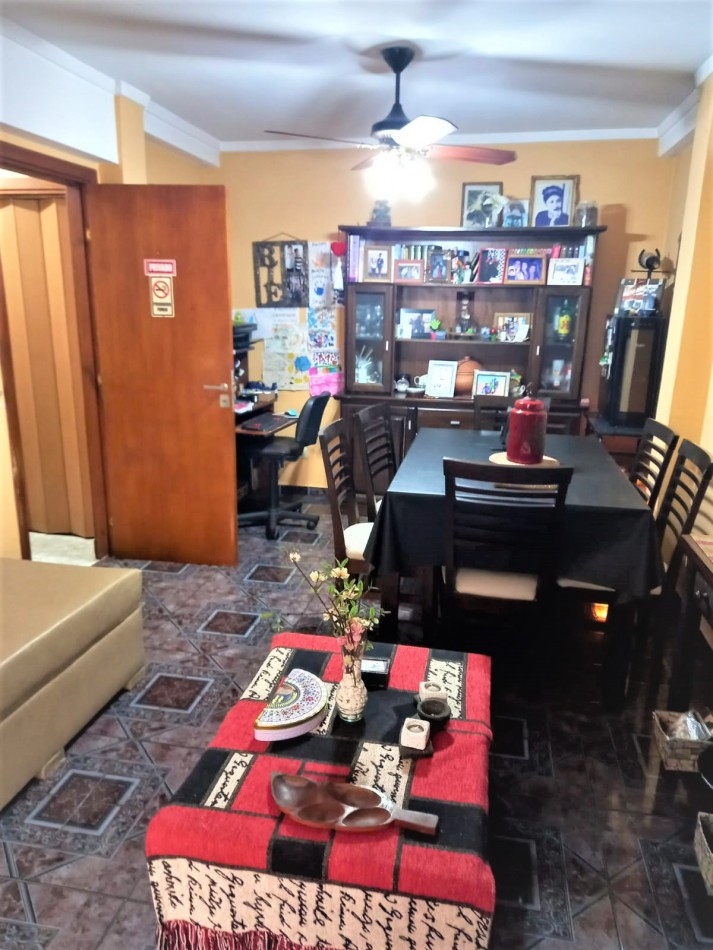 PANADERIA FUNCIONANDO CON LOCAL, MAS DOS DEPARTAMENTOS EN PLANTA ALTA DE TRES AMBIENTES, VENTA EN BLOCK EN NECOCHEA
