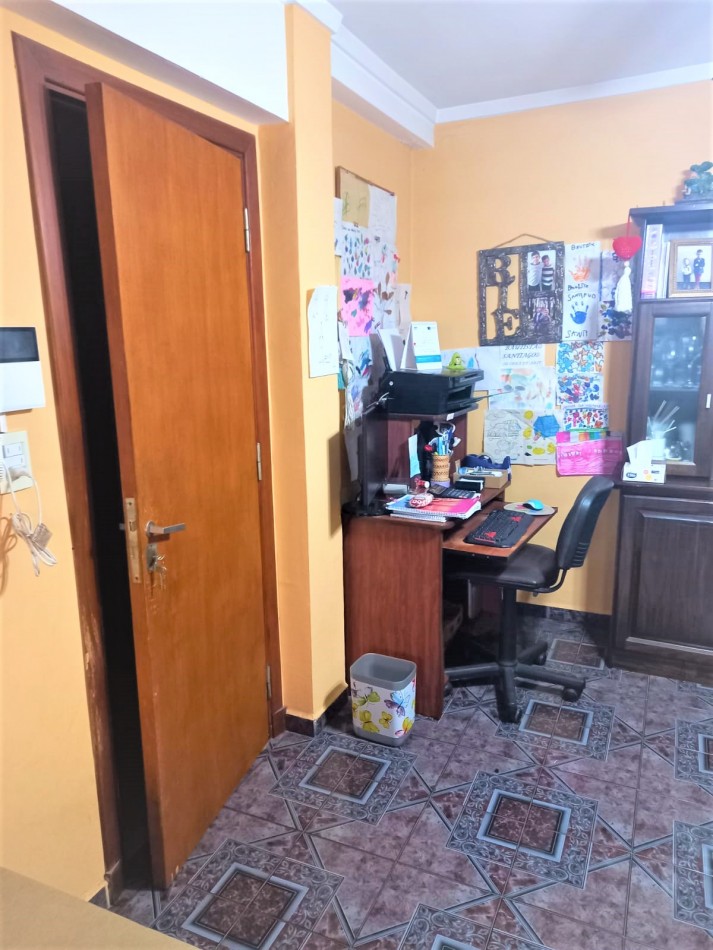 PANADERIA FUNCIONANDO CON LOCAL, MAS DOS DEPARTAMENTOS EN PLANTA ALTA DE TRES AMBIENTES, VENTA EN BLOCK EN NECOCHEA
