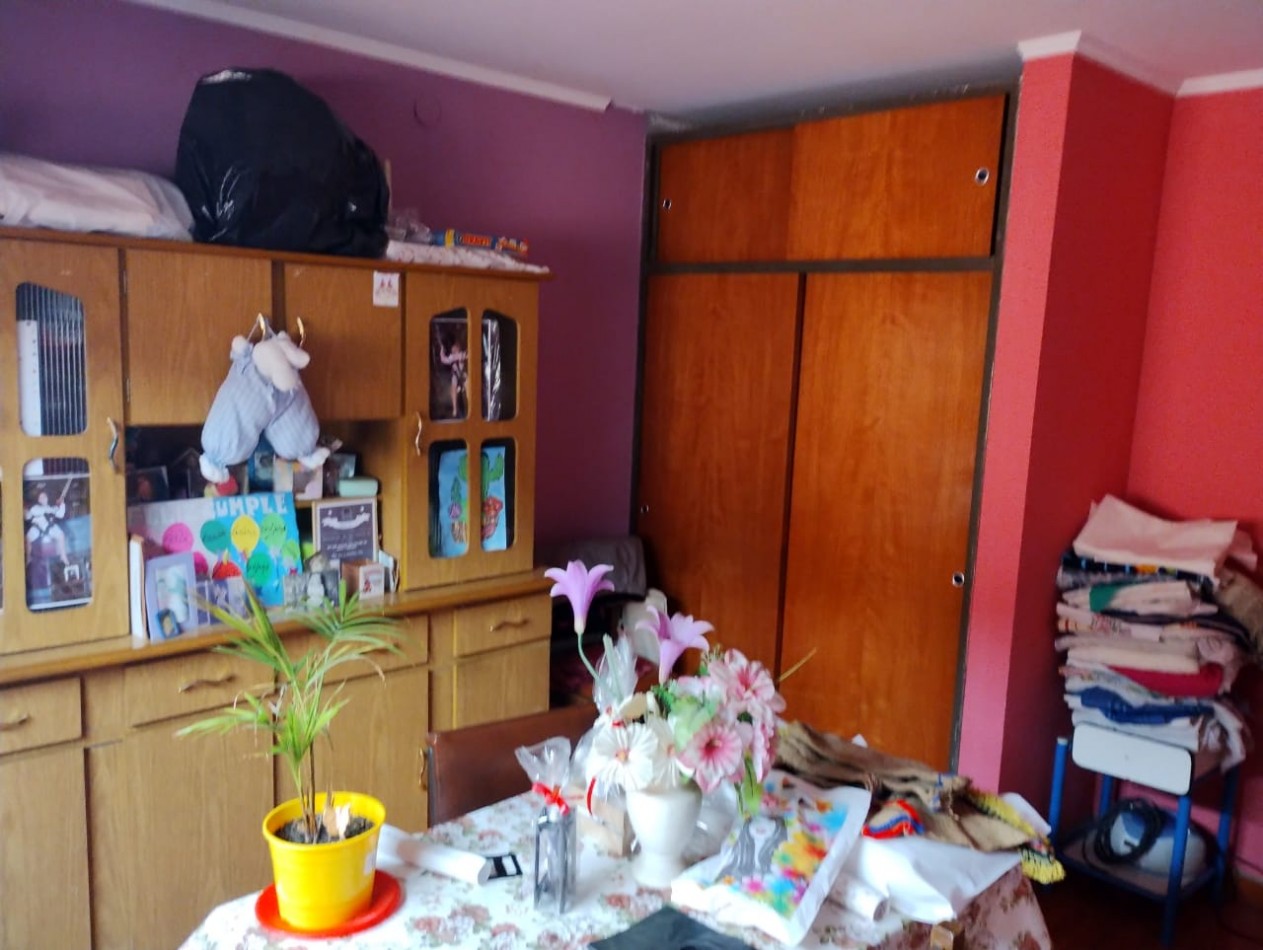 Casa sobre lote propio a restaurar parcialmente en Isidro casanova