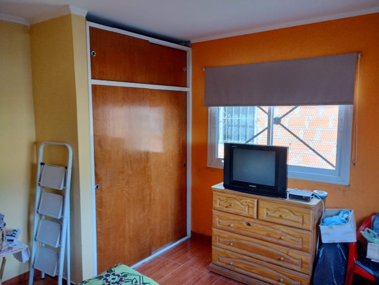 Casa sobre lote propio a restaurar parcialmente en Isidro casanova