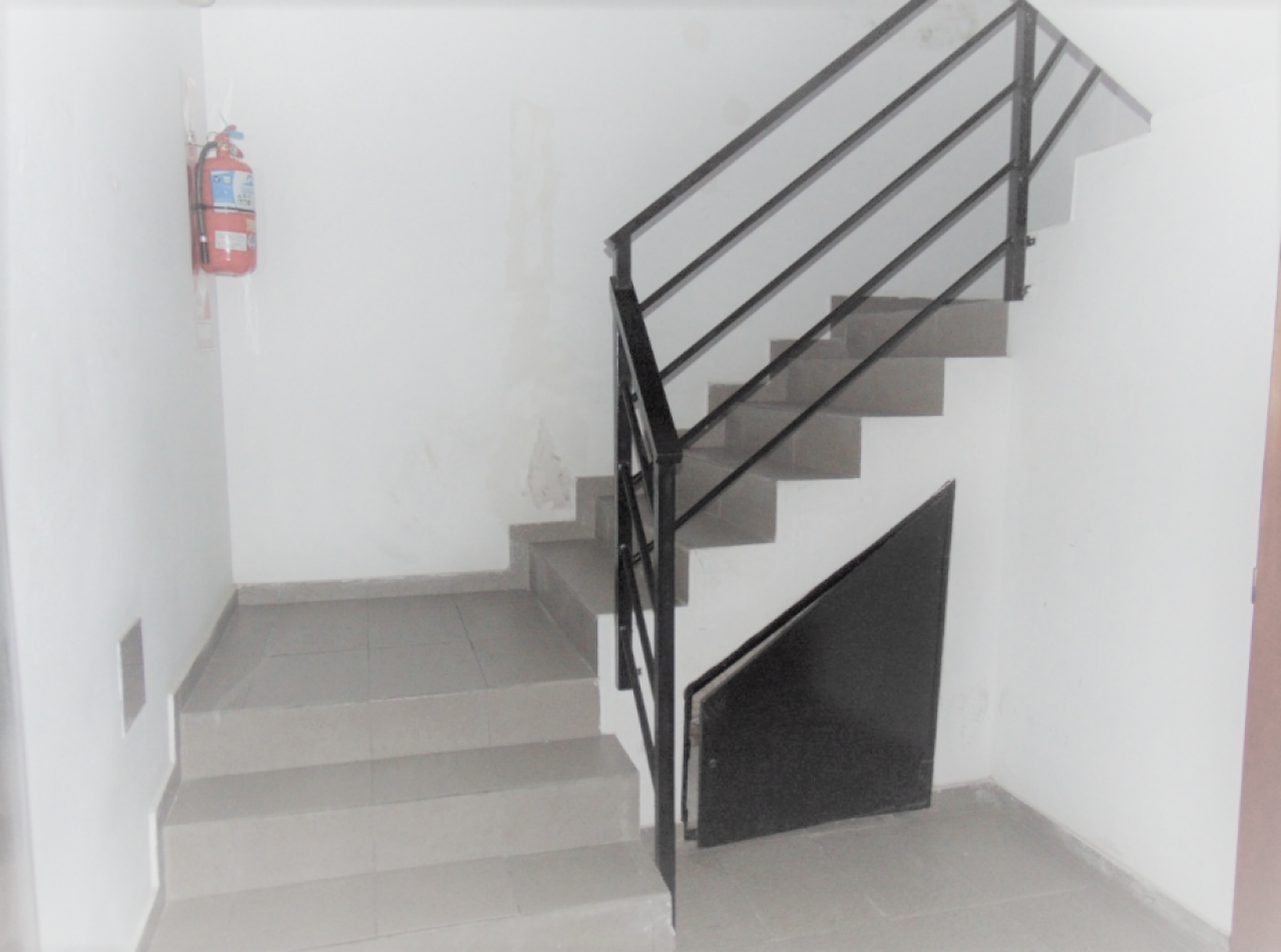 DEPARTAMENTO DE 1 AMBIENTE EN LOMAS DEL MIRADOR EXCELENTE!