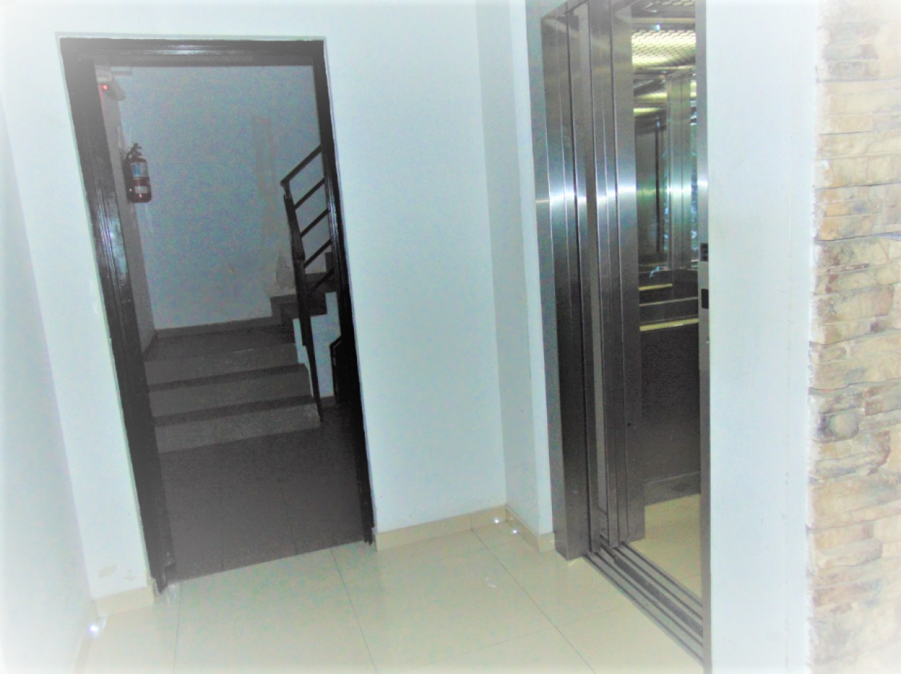 DEPARTAMENTO DE 1 AMBIENTE EN LOMAS DEL MIRADOR EXCELENTE!