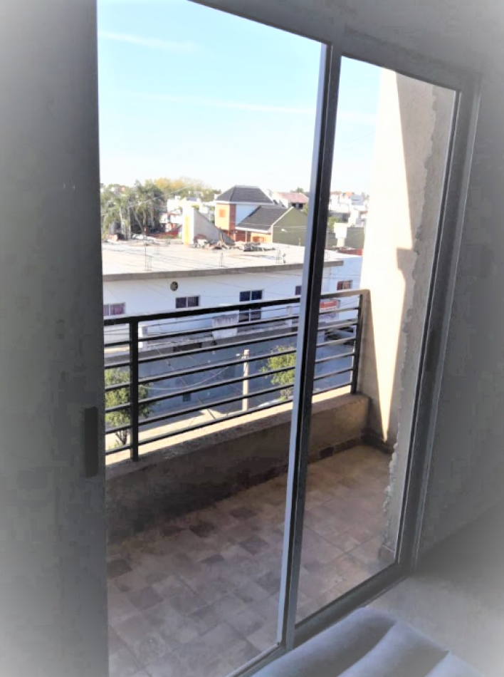 DEPARTAMENTO DE 1 AMBIENTE EN LOMAS DEL MIRADOR EXCELENTE!