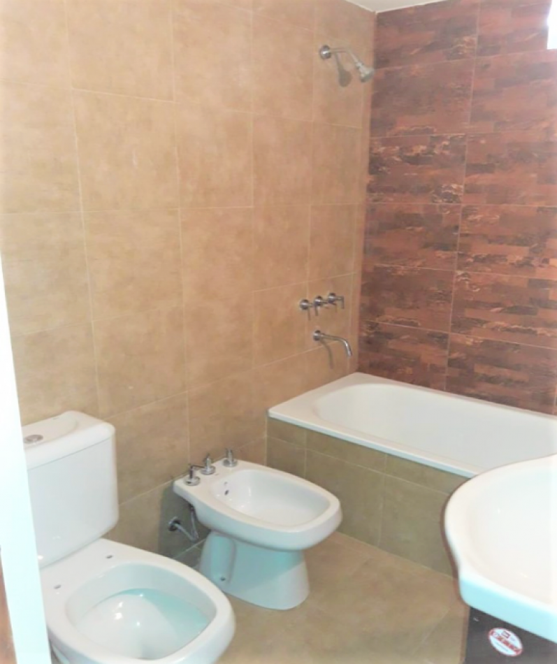 DEPARTAMENTO DE 1 AMBIENTE EN LOMAS DEL MIRADOR EXCELENTE!
