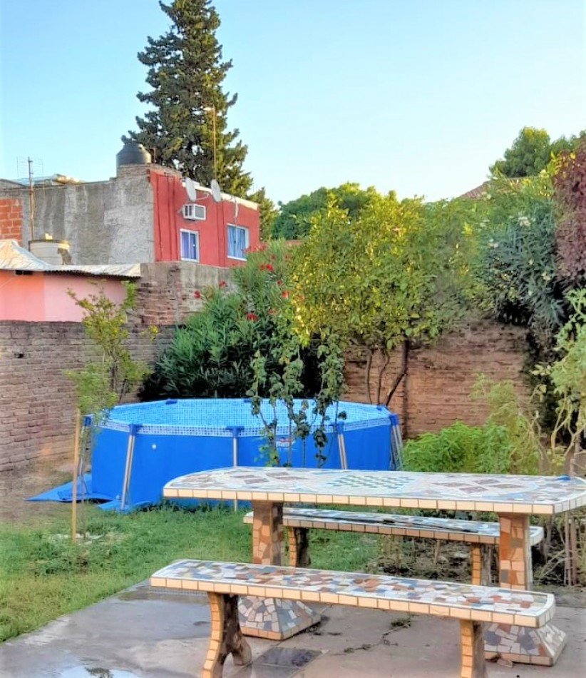 CASA DE TRES AMBIENTES Y MAS... EN SAN JUSTO
