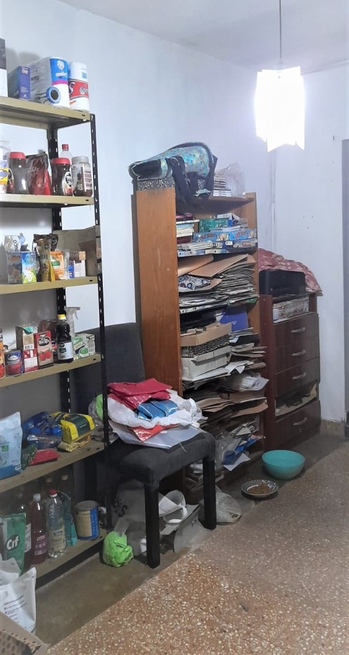 CASA DE TRES AMBIENTES Y MAS... EN SAN JUSTO