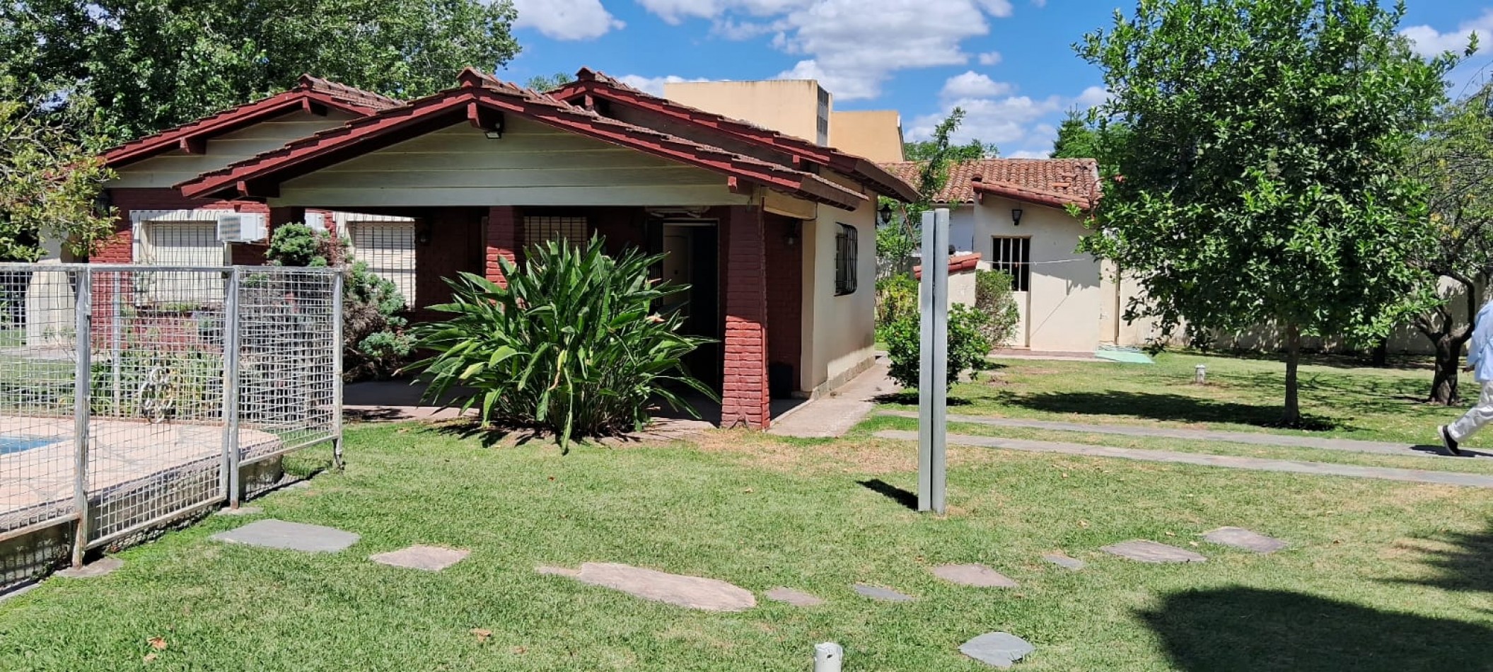 CASAQUINTA EN VENTA 2055M2.- FCO. ALVAREZ, SON TRES LOTES JUNTOS, DOS SON ADYASENTES Y UNO EN MARTILLO CON DOBLE ENTRADA