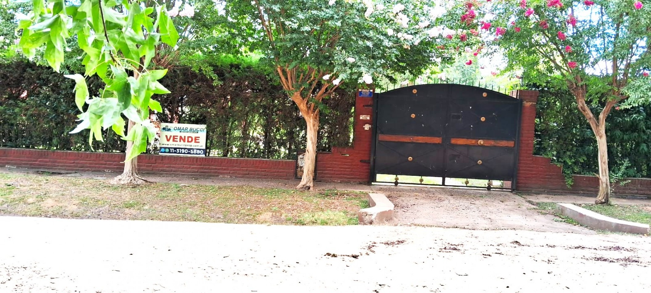 CASAQUINTA EN VENTA 2055M2.- FCO. ALVAREZ, SON TRES LOTES JUNTOS, DOS SON ADYASENTES Y UNO EN MARTILLO CON DOBLE ENTRADA