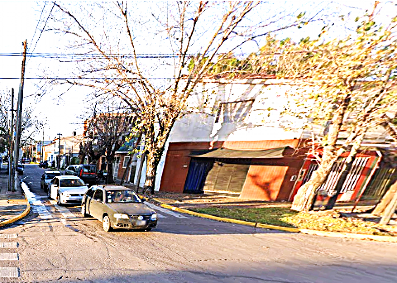 Local en venta sobre Av. Pte. Peron y Camacua U$D 29.500.- Imperdible