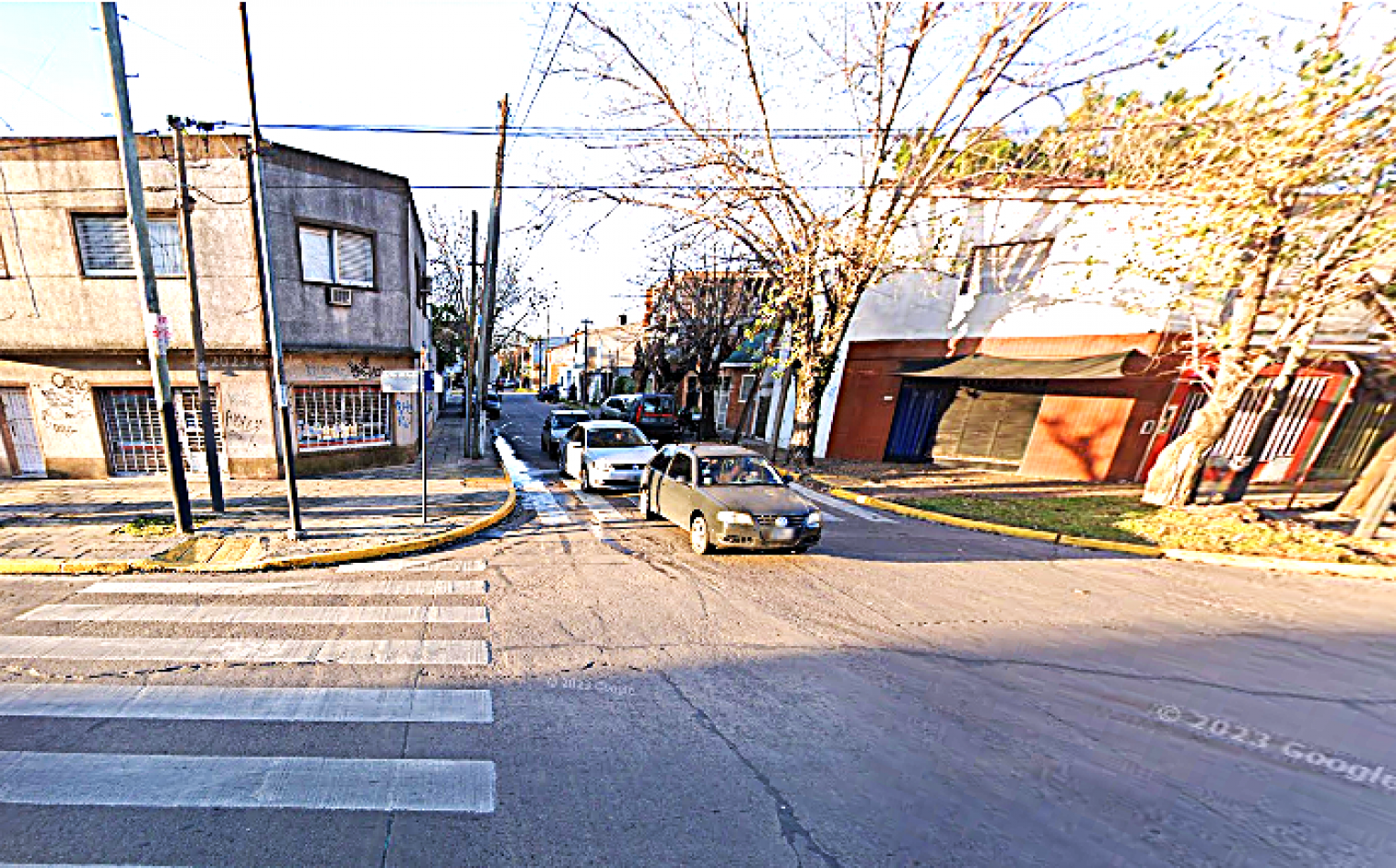 Local en venta sobre Av. Pte. Peron y Camacua U$D 29.500.- Imperdible