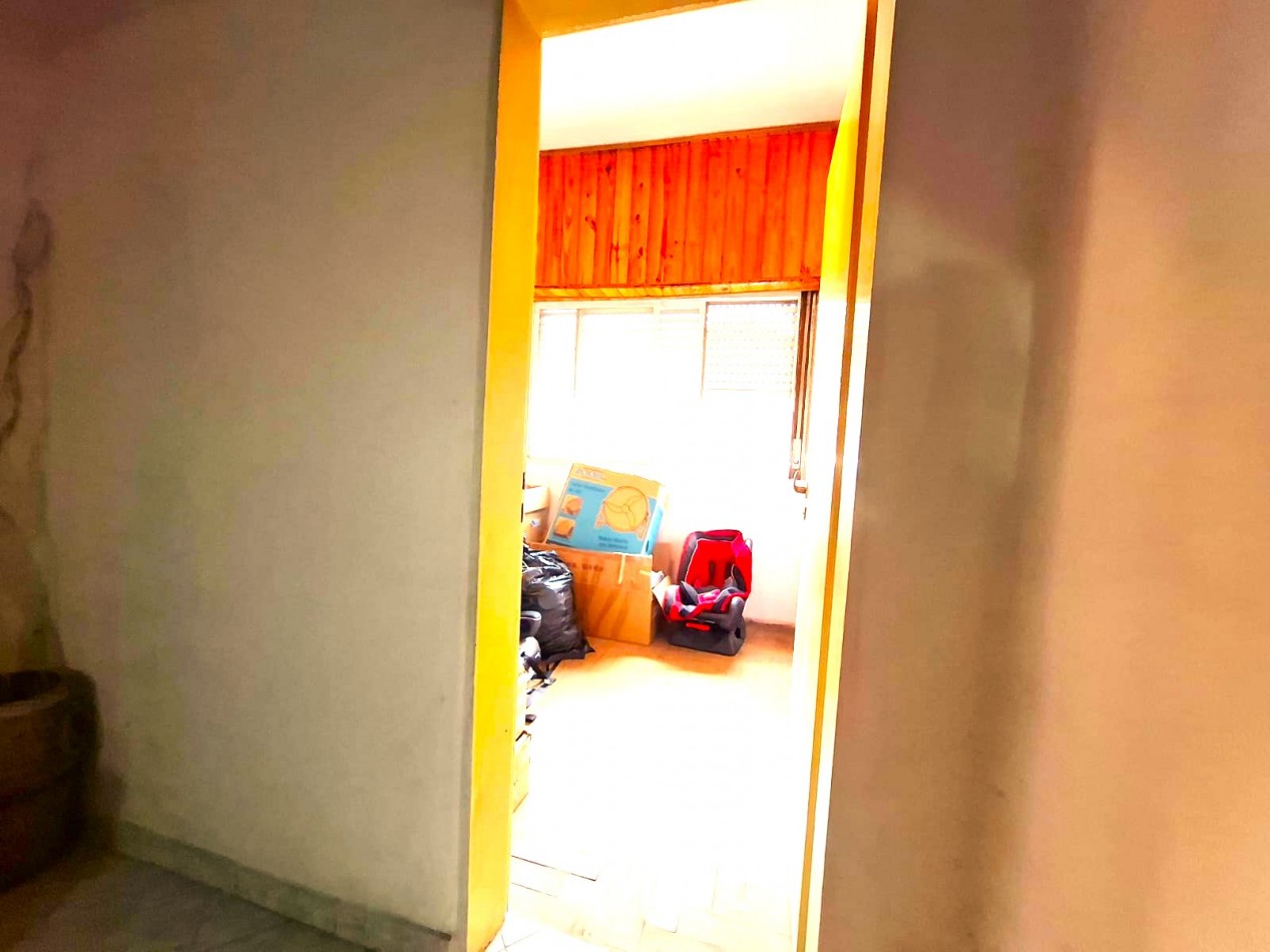 CASA DE 3 AMBIENTES, PUEDE TRANSFORMARSE EN 4 AMBIENTES, CON LOCAL Y GARAGE