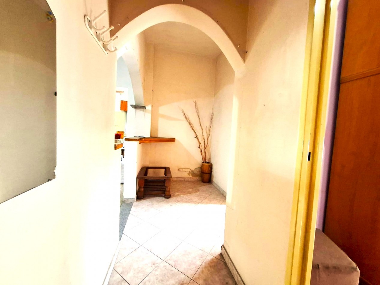 CASA DE 3 AMBIENTES, PUEDE TRANSFORMARSE EN 4 AMBIENTES, CON LOCAL Y GARAGE