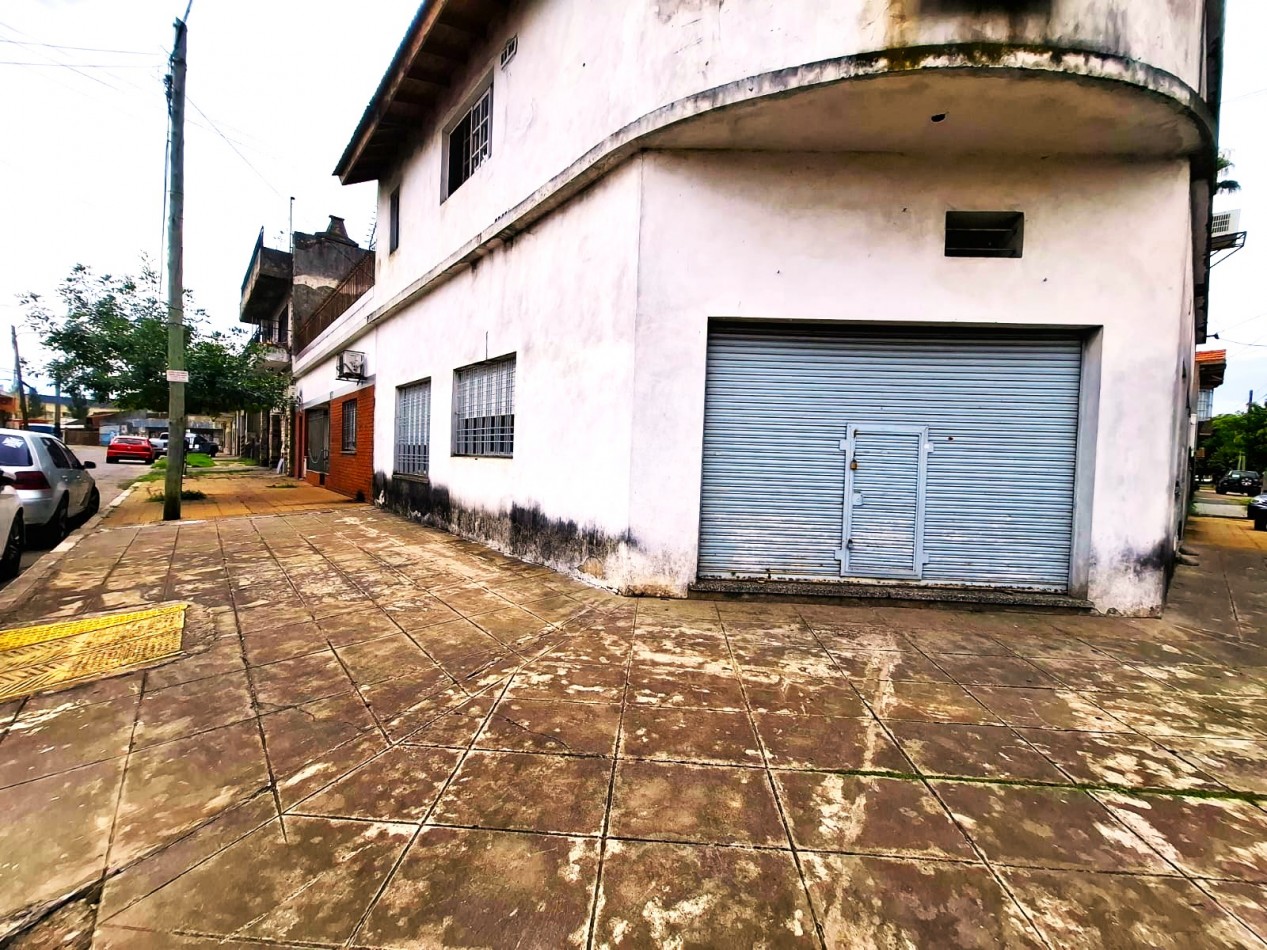 CASA DE 3 AMBIENTES, PUEDE TRANSFORMARSE EN 4 AMBIENTES, CON LOCAL Y GARAGE