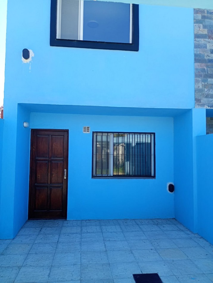 DUPLEX IMPERDIBLE EN MIRAMAR A ESTRENAR