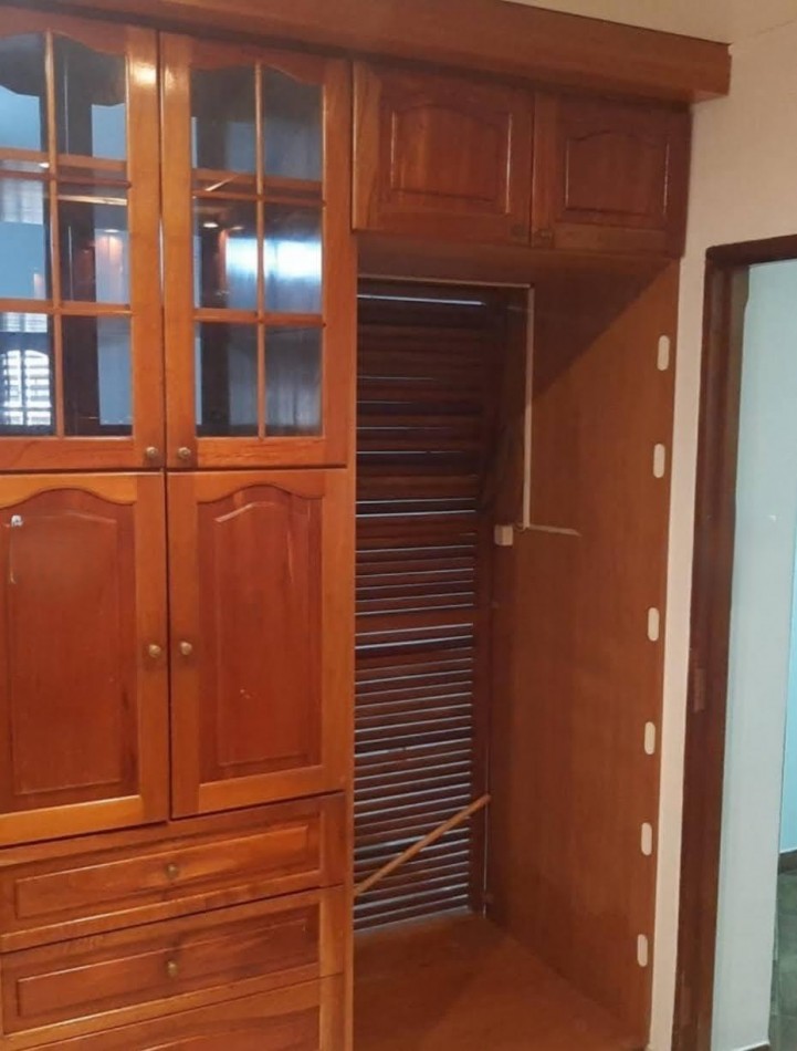 CASA TIPO CHALET EN VILLA LUZURIAGA RETASADA! PERMUTA!