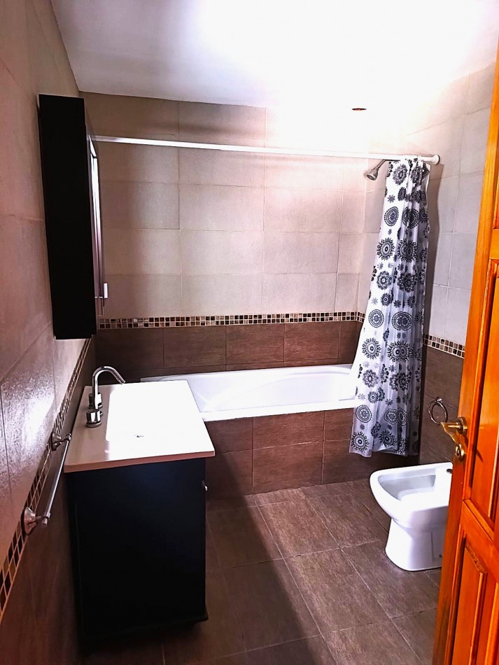 CASA QUINTA 4 AMBIENTES CON PISCINA EN LA REJA APTO CREDITO