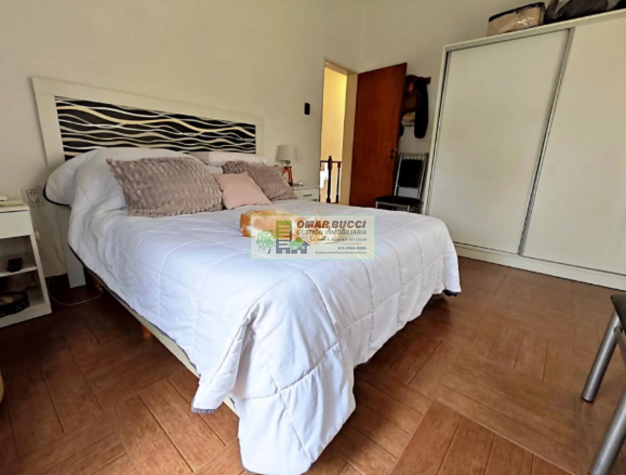 CASA EN VENTA EN PH DE 10 M DE FRENTE CON COCHERA PARA 3 AUTOS ACEPTA PERMUTA