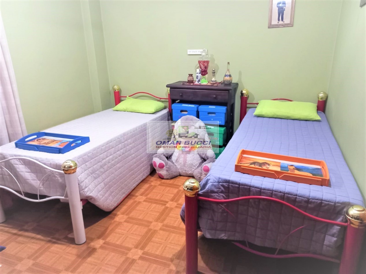 PANADERIA FUNCIONANDO CON LOCAL, MAS DOS DEPARTAMENTOS EN PLANTA ALTA DE TRES AMBIENTES, VENTA EN BLOCK EN NECOCHEA