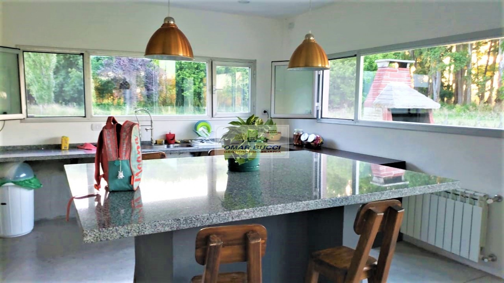 CASA/ CASA QUINTA, EN HARAS SAN PABLO, DE 5 AMBIENTES CON PILETA PERMUTARIA ESCUCHA OFERTA