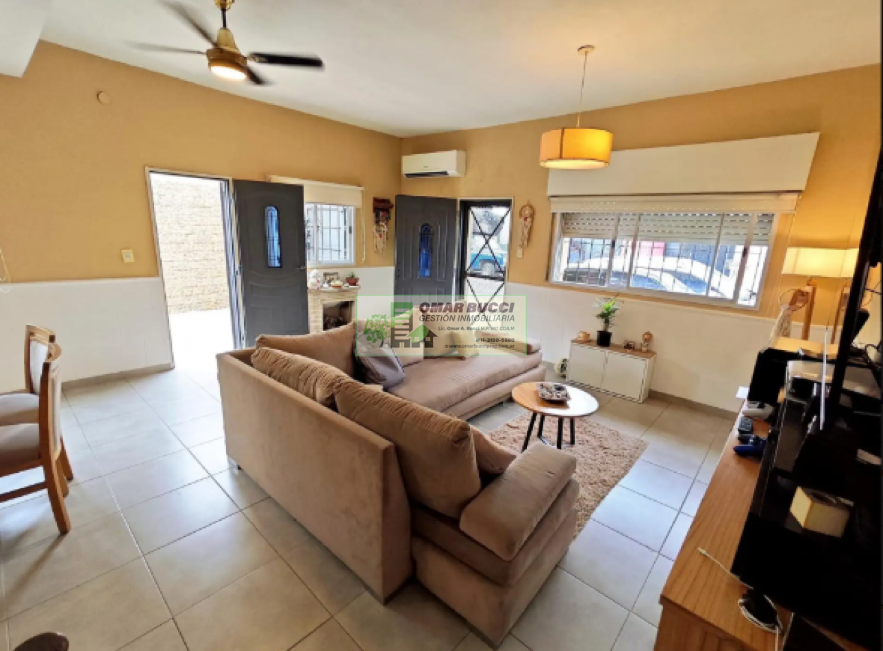 CASA EN VENTA EN PH DE 10 M DE FRENTE CON COCHERA PARA 3 AUTOS ACEPTA PERMUTA
