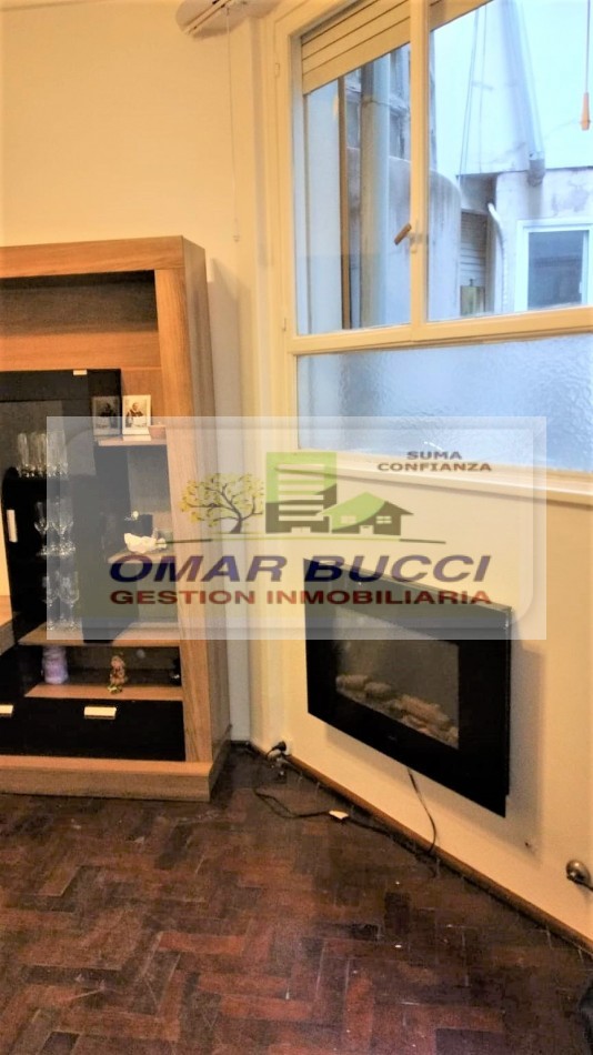 DEPARTAMENTO DE 2 AMBIENTES EN 1° PISO FRENTE A PLAZA SUSPENDIDA!