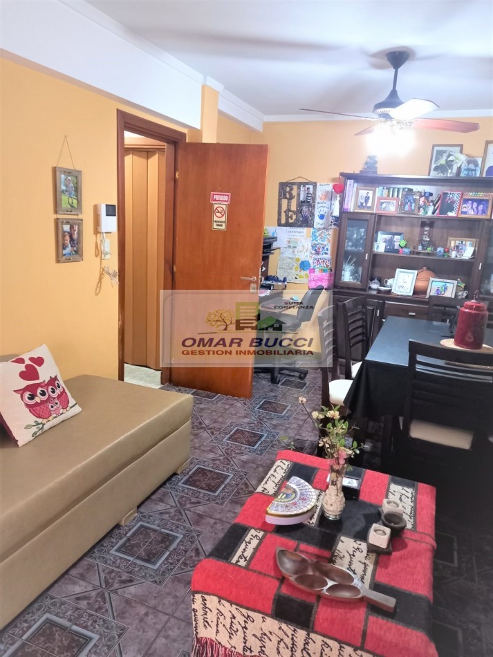 PANADERIA FUNCIONANDO CON LOCAL, MAS DOS DEPARTAMENTOS EN PLANTA ALTA DE TRES AMBIENTES, VENTA EN BLOCK EN NECOCHEA