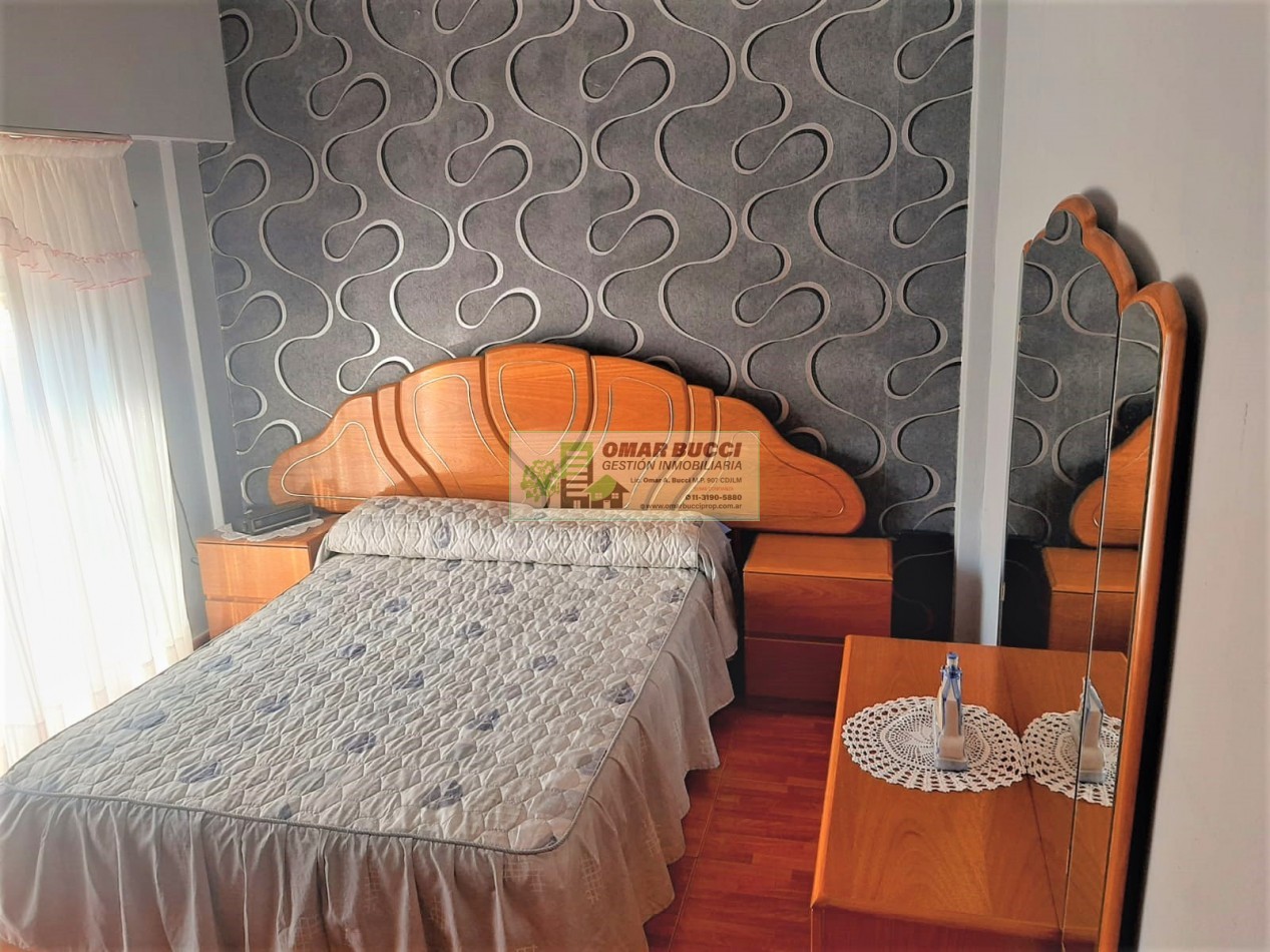 CASA de 4 AMBIENTES, MAS DOS LOCALES, MAS LOTE, EN VILLA LUZURIAGA