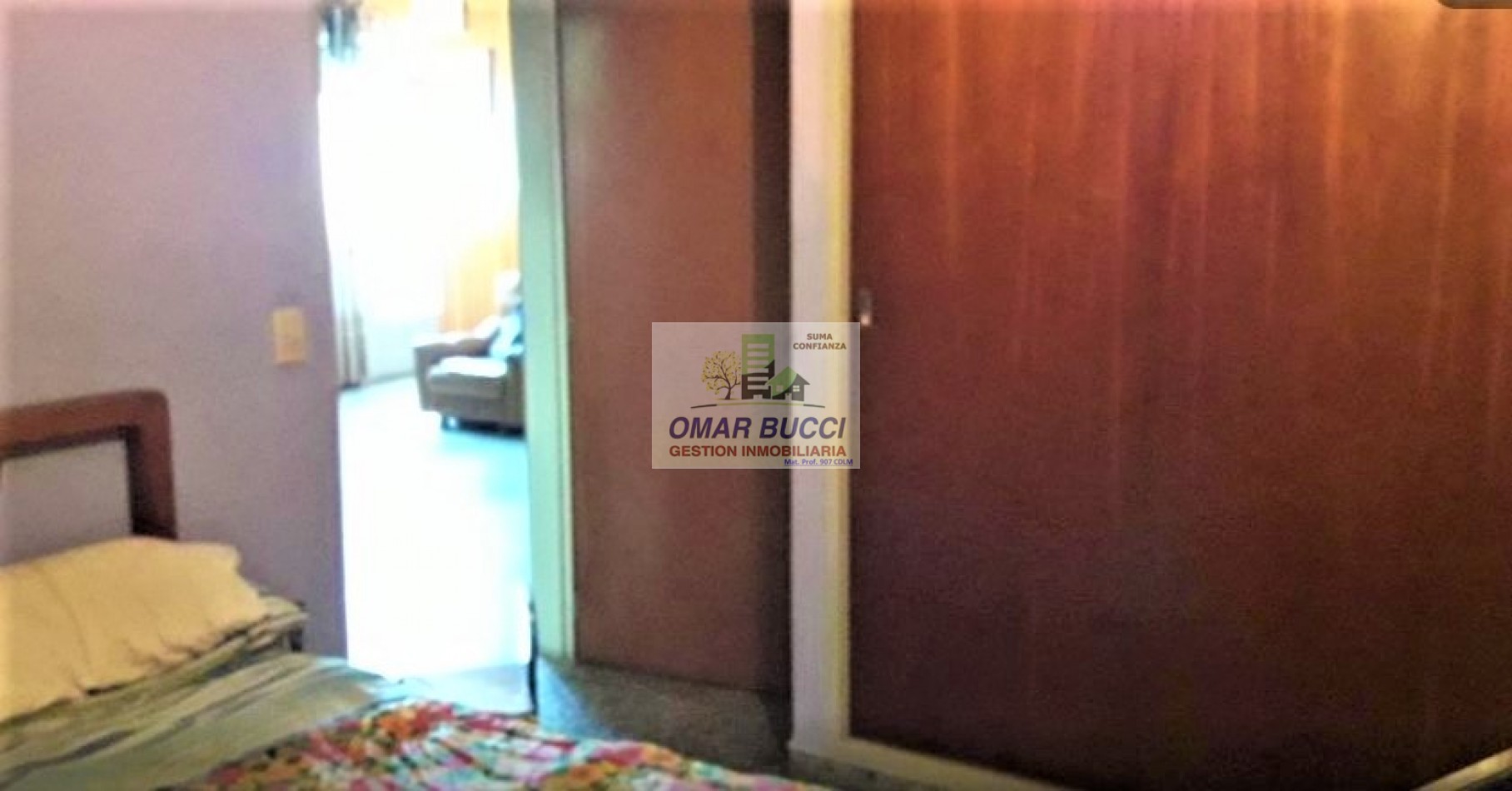 CASA CON LOCAL EN BILLINGHURST, RETRASADA