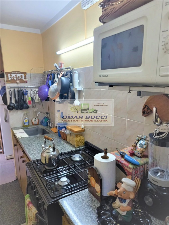 PANADERIA FUNCIONANDO CON LOCAL, MAS DOS DEPARTAMENTOS EN PLANTA ALTA DE TRES AMBIENTES, VENTA EN BLOCK EN NECOCHEA