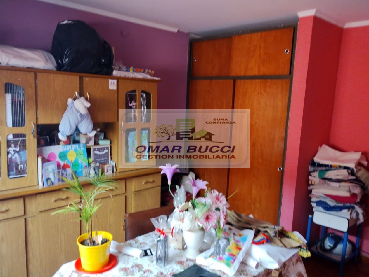 Casa sobre lote propio a restaurar parcialmente en Isidro casanova
