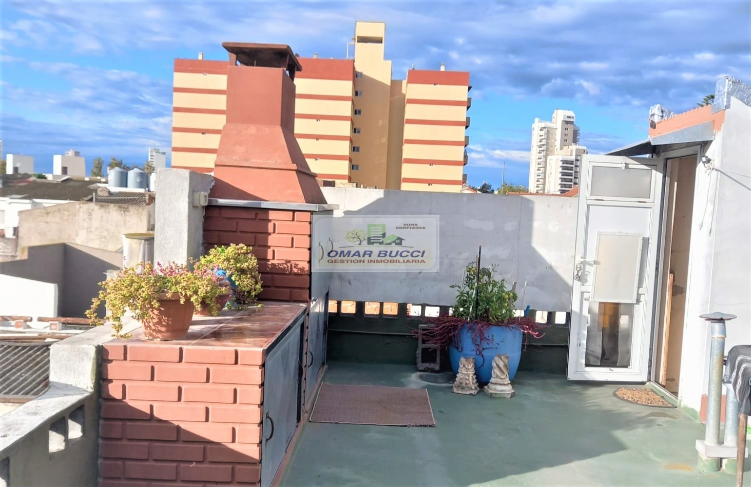 PANADERIA FUNCIONANDO CON LOCAL, MAS DOS DEPARTAMENTOS EN PLANTA ALTA DE TRES AMBIENTES, VENTA EN BLOCK EN NECOCHEA