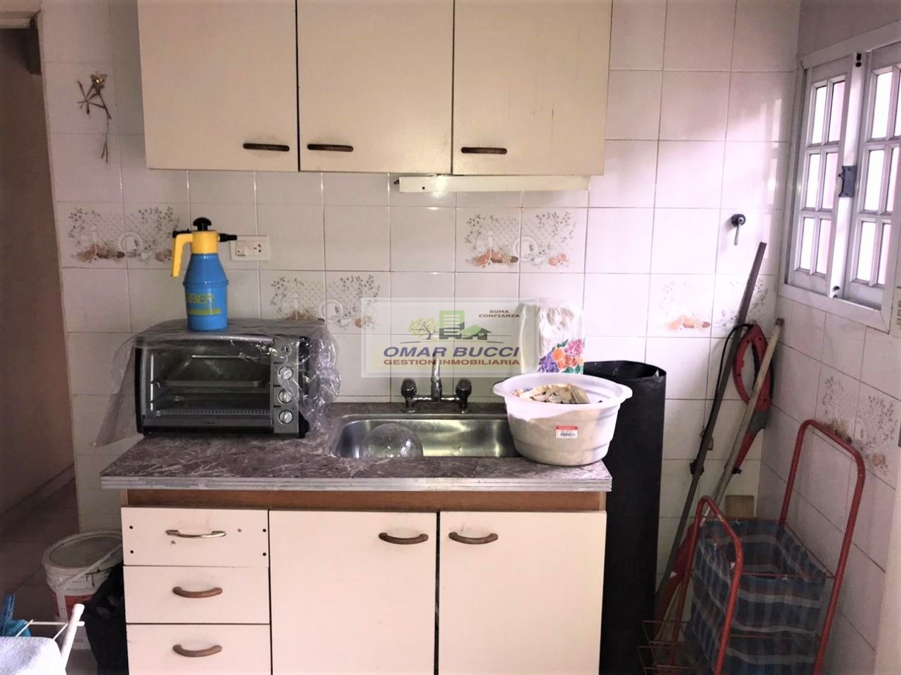 Casa en Venta son dos UFs juntas en Isidro Casanova Retasada