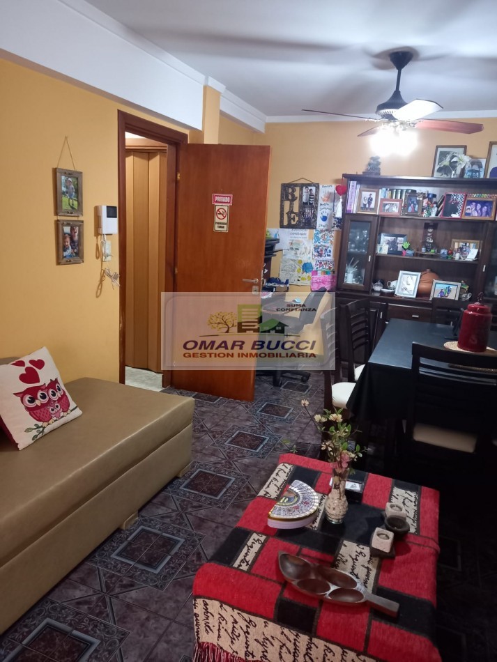 PANADERIA FUNCIONANDO CON LOCAL, MAS DOS DEPARTAMENTOS EN PLANTA ALTA DE TRES AMBIENTES, VENTA EN BLOCK EN NECOCHEA