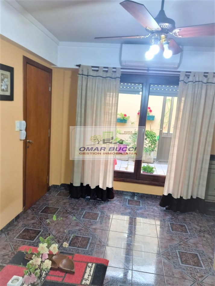 PANADERIA FUNCIONANDO CON LOCAL, MAS DOS DEPARTAMENTOS EN PLANTA ALTA DE TRES AMBIENTES, VENTA EN BLOCK EN NECOCHEA