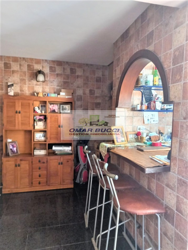 PANADERIA FUNCIONANDO CON LOCAL, MAS DOS DEPARTAMENTOS EN PLANTA ALTA DE TRES AMBIENTES, VENTA EN BLOCK EN NECOCHEA