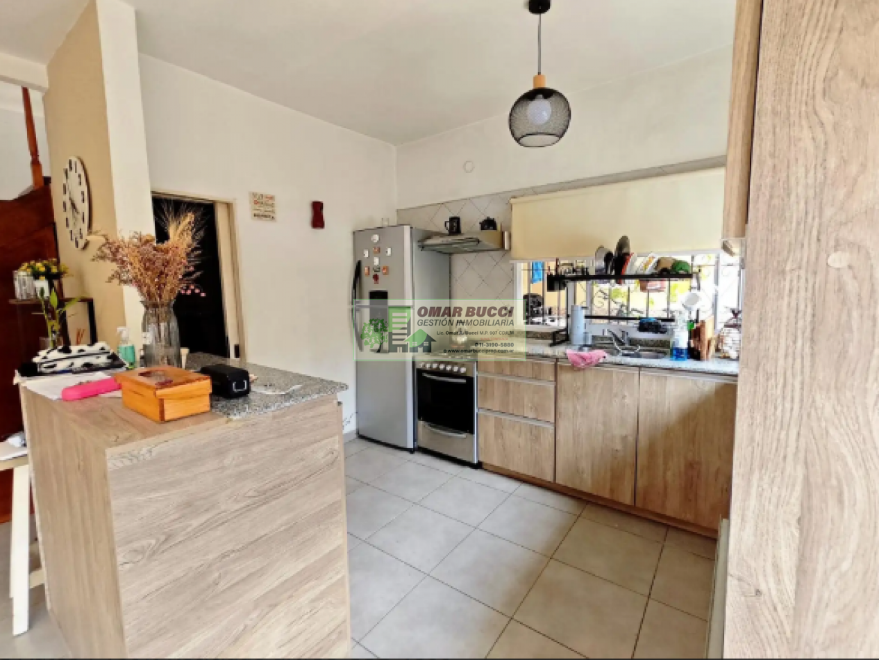CASA EN VENTA EN PH DE 10 M DE FRENTE CON COCHERA PARA 3 AUTOS ACEPTA PERMUTA