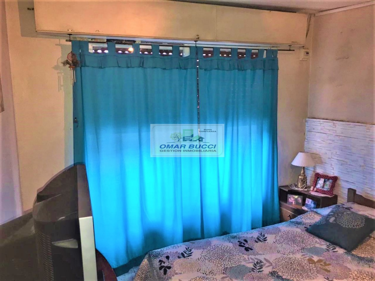 Casa en Venta son dos UFs juntas en Isidro Casanova Retasada