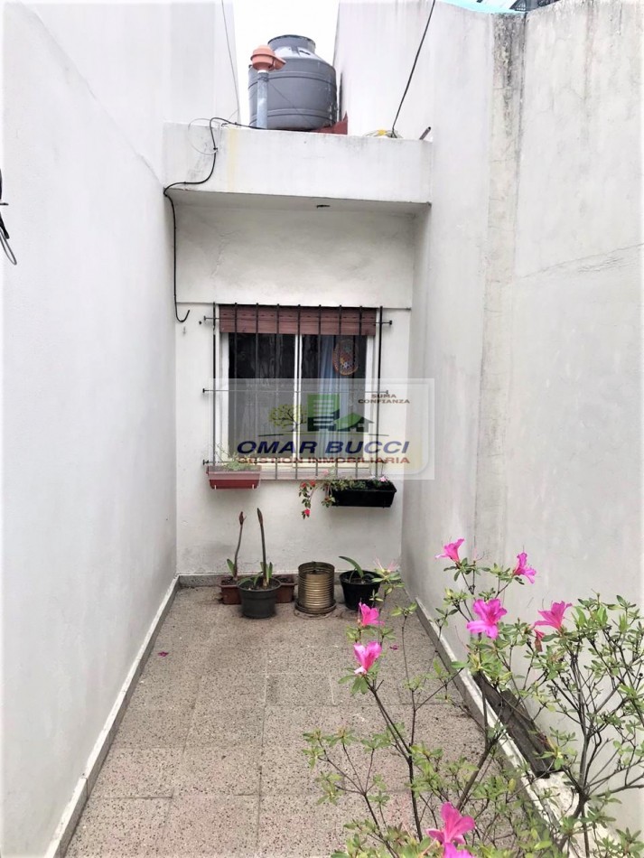 Casa en Venta son dos UFs juntas en Isidro Casanova Retasada