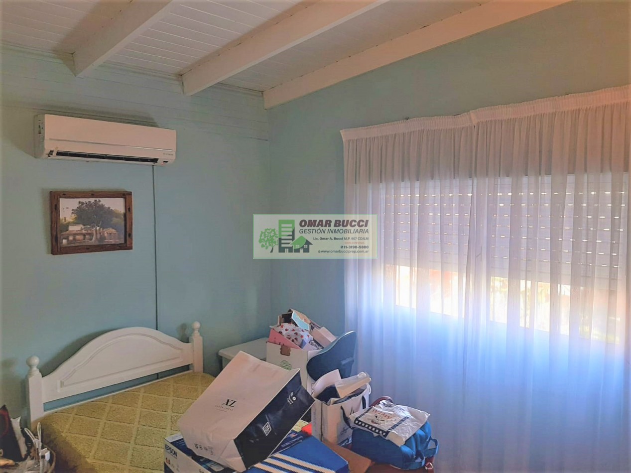 CASA de 4 AMBIENTES, MAS DOS LOCALES, MAS LOTE, EN VILLA LUZURIAGA