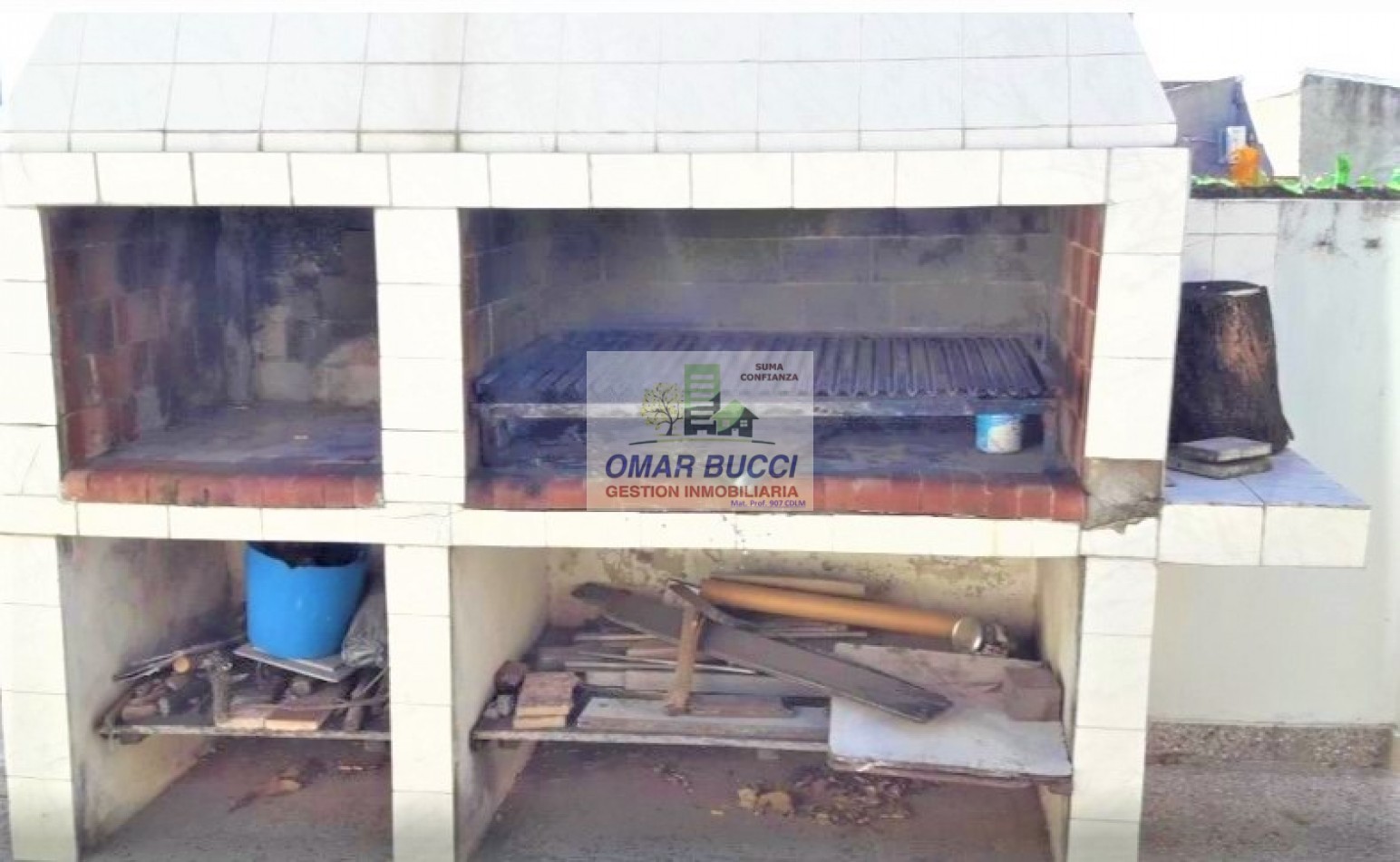 CASA CON LOCAL EN BILLINGHURST, RETRASADA