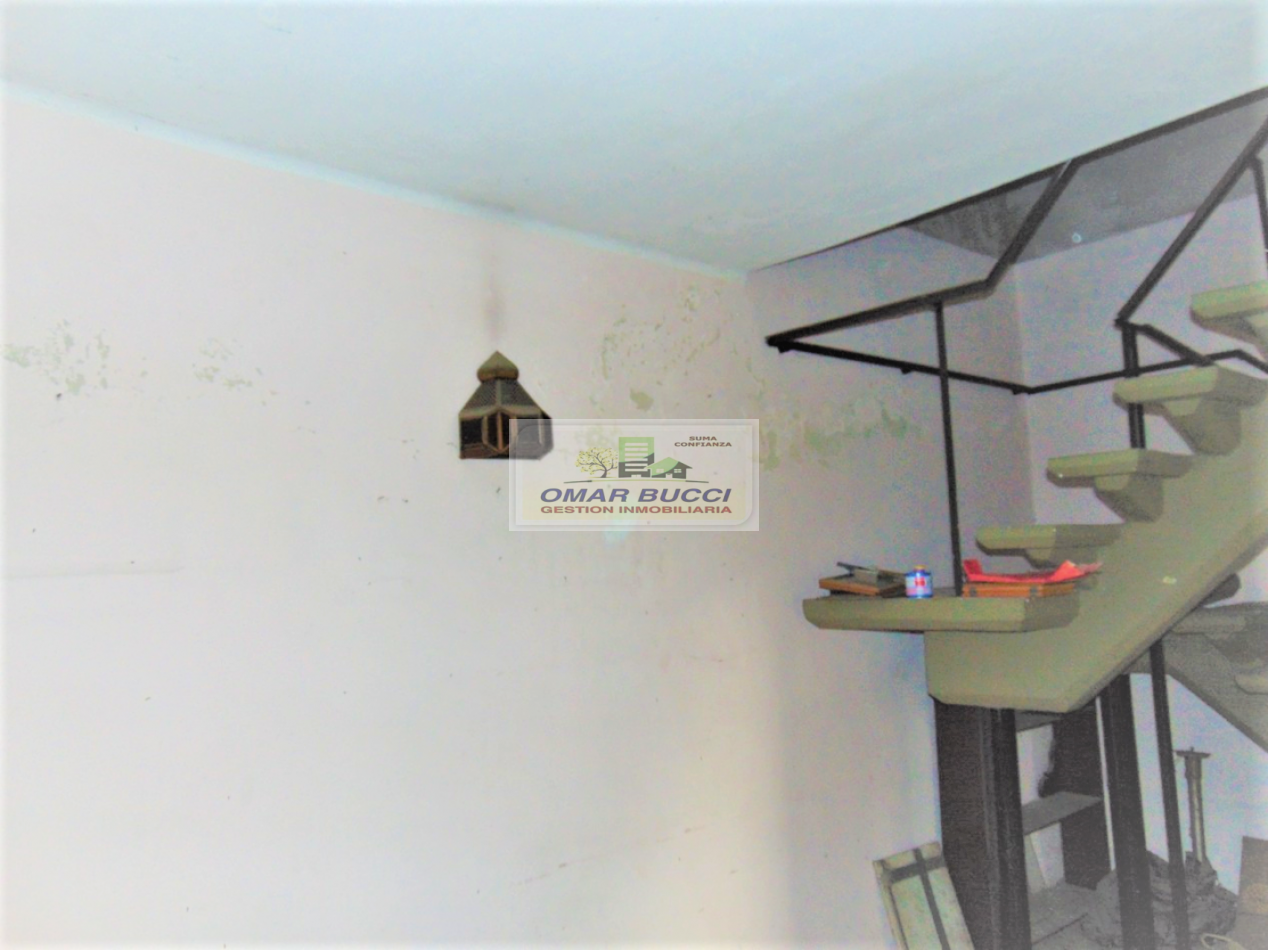 CASA EN PH 3 AMBIENTES AL FRENTE EN CASTELAR RETESADO!!!