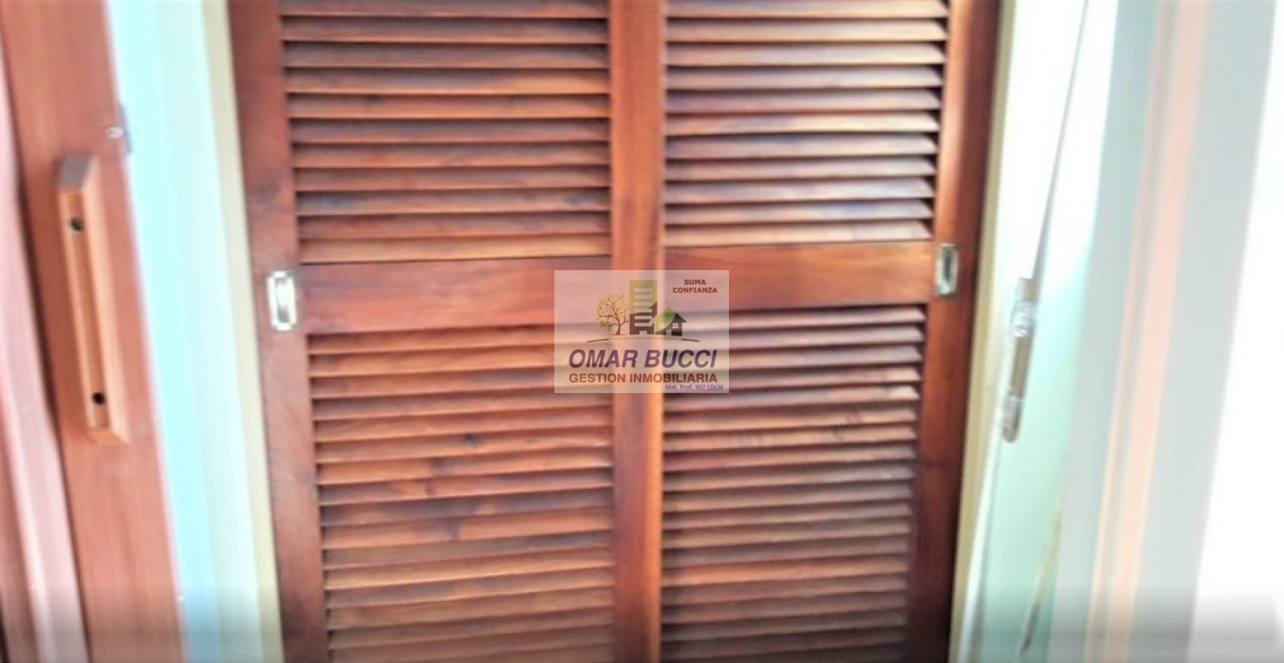 CASA CON LOCAL EN BILLINGHURST, RETRASADA