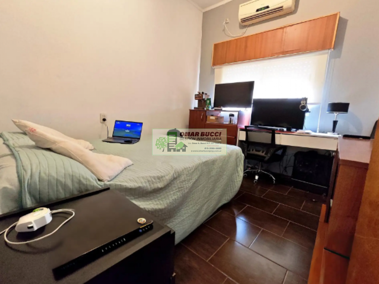 CASA EN VENTA EN PH DE 10 M DE FRENTE CON COCHERA PARA 3 AUTOS ACEPTA PERMUTA
