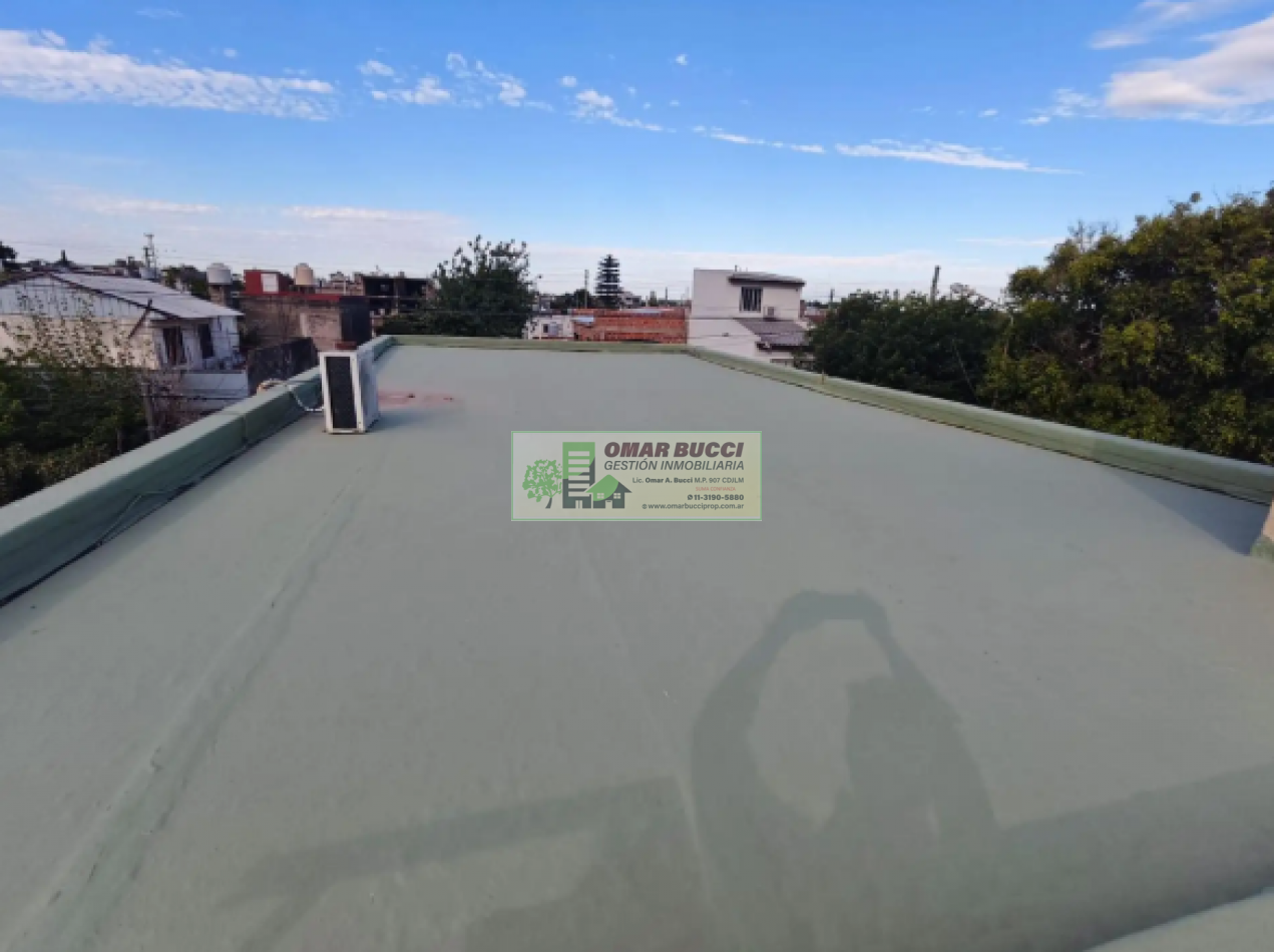 CASA EN VENTA EN PH DE 10 M DE FRENTE CON COCHERA PARA 3 AUTOS ACEPTA PERMUTA