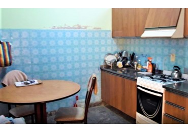 CASA CON LOCAL/DEPOSITO /( RETASAD0)