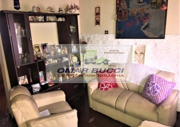 Casa en Venta son dos UFs juntas en Isidro Casanova Retasada