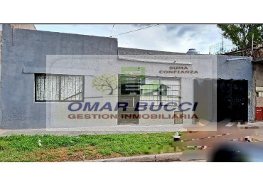GALPON, LOCAL  o DEPOSITO/ TALLER,  EN MORON. SE VENDE CON RENTA